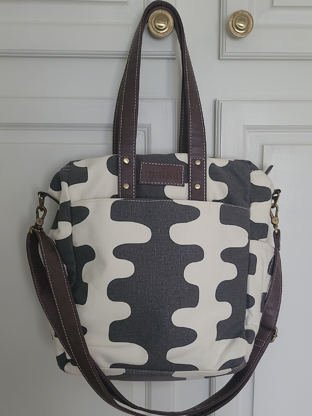 Maika Gray & Cream Wavy Pattern Commuter  Tote with Brown Straps